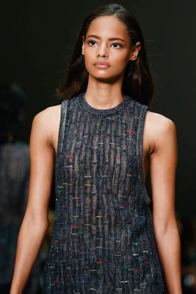 Look 32